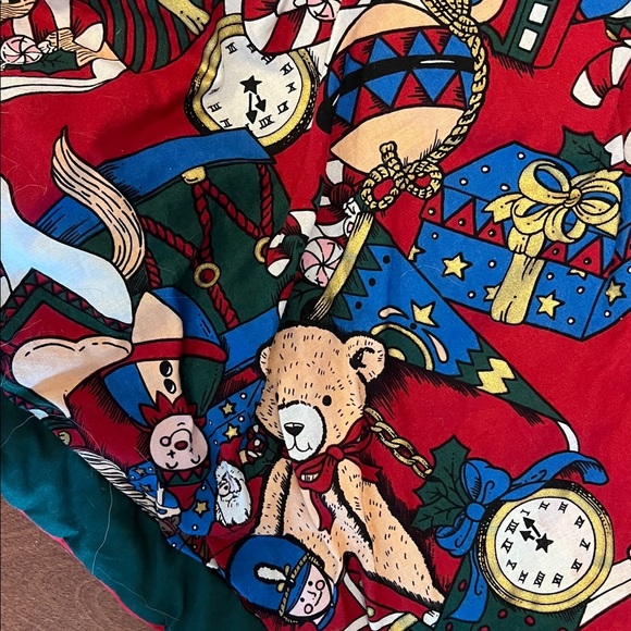 Festive Red and Green Holiday Tree Skirt - Picture 3 of 8